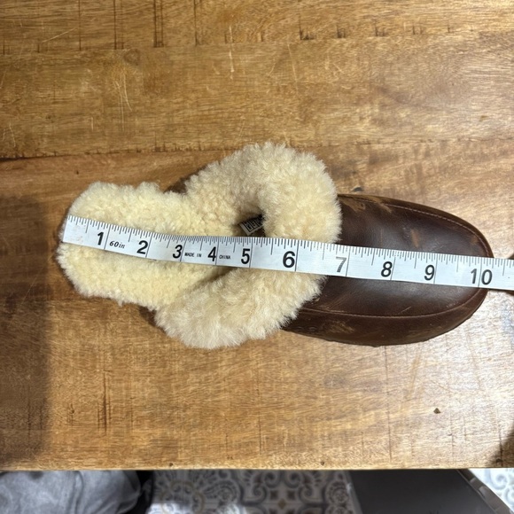 UGG Women’s Brown Wooden Shearling Lined Clogs - Picture 11 of 13